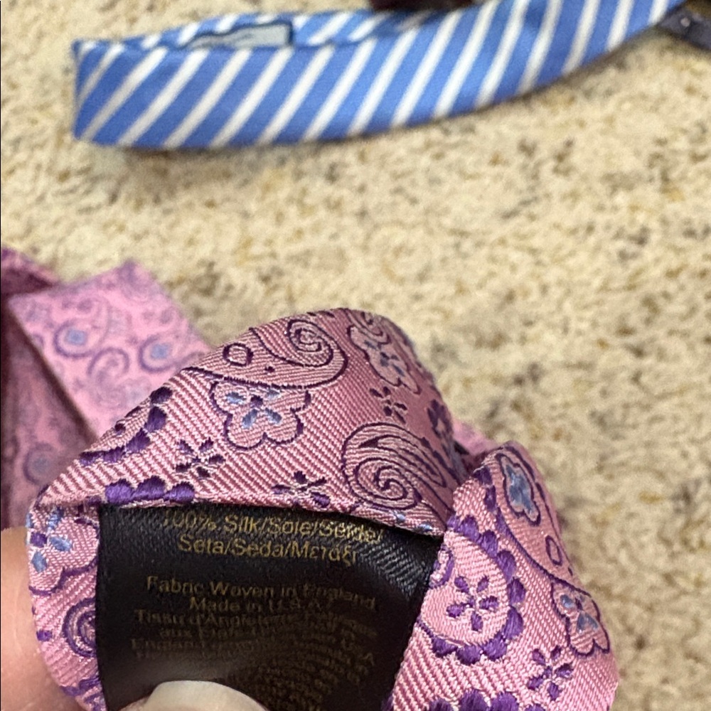 Brooks Brothers Red and Pink Paisley Ties - Picture 5 of 5